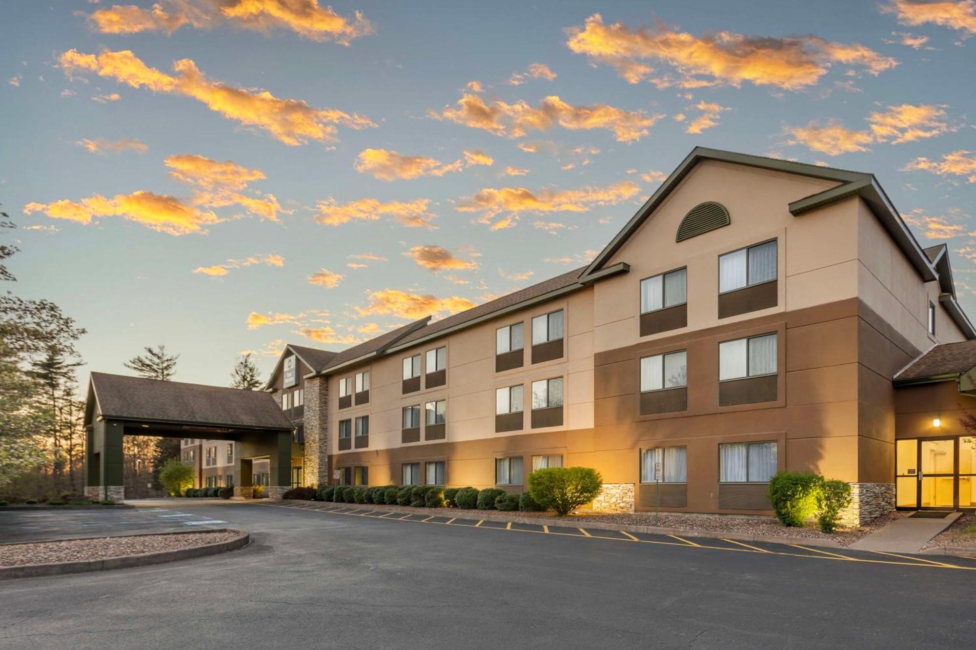 Best Western Inn at Blakeslee-Pocono Exterior foto